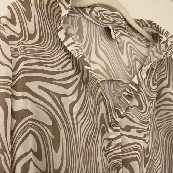 Button down blouse - Picture 2 of 4